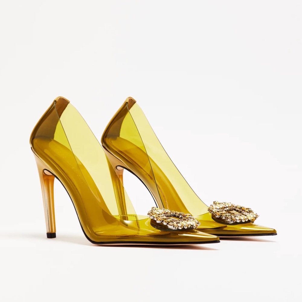 Good American Cinder F*cking Rella Pump Size 8.5 but runs small Golden Olive
